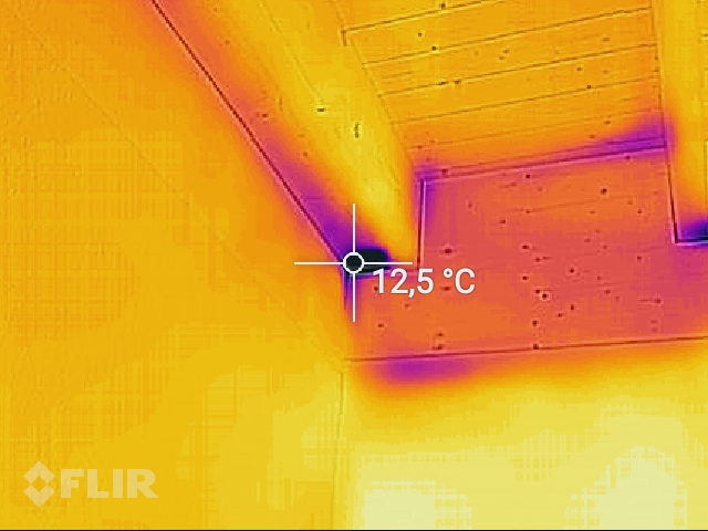 Thermografieaufnahme einer Leckage Thermografieaufnahme einer Leckage
